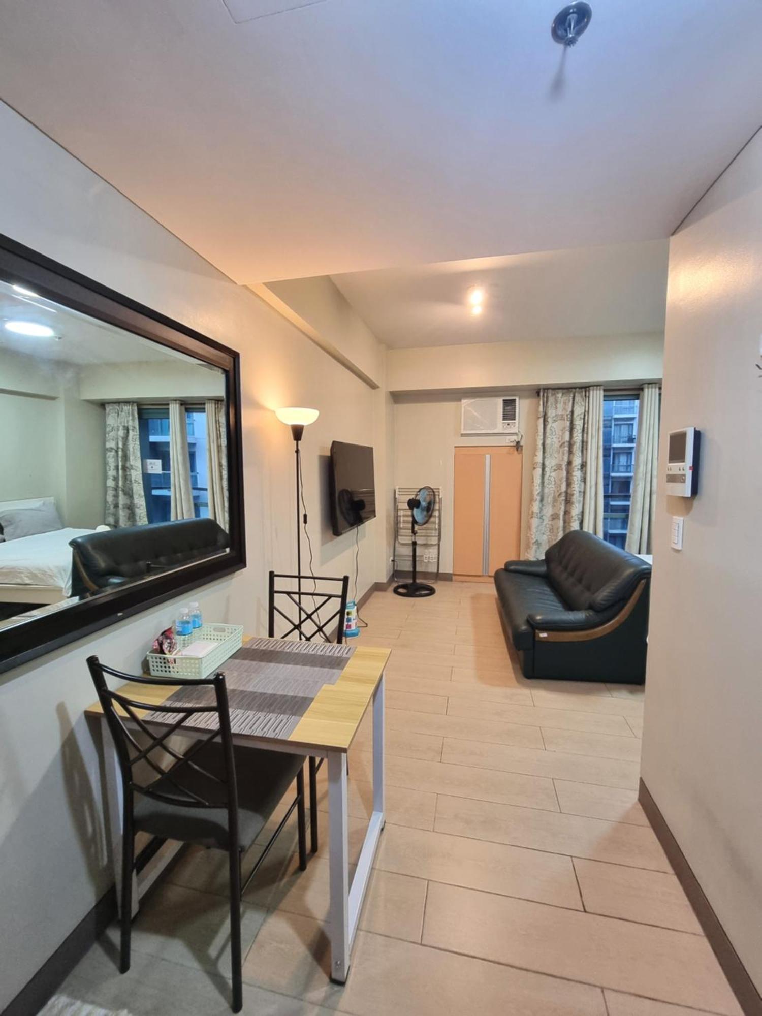 Palm Tree Condos Near Mnl Airport Terminal 3 By Elr Manila Exterior photo